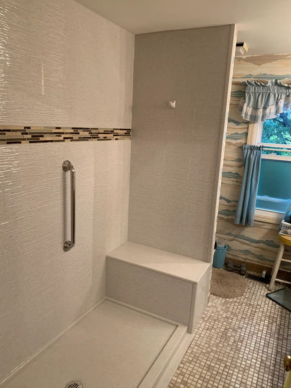Finished walk-in shower, an Excel install in Chicagoland's south suburbs