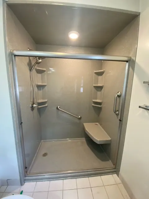 Finished walk-in shower, an Excel install in Chicagoland's south suburbs